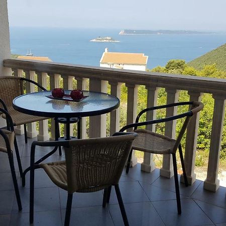 Apartmani Lazarevic Луштица Экстерьер фото