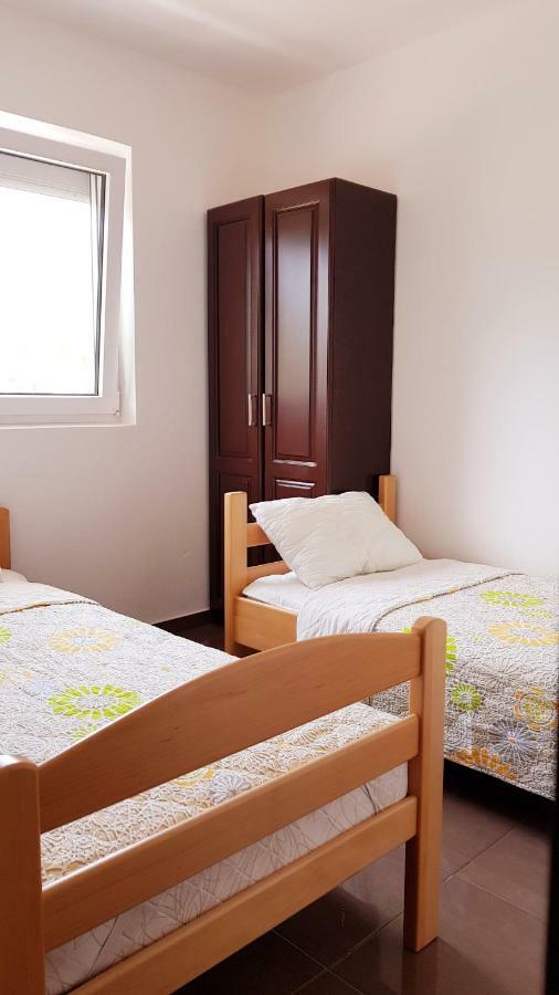 Apartmani Lazarevic Луштица Экстерьер фото